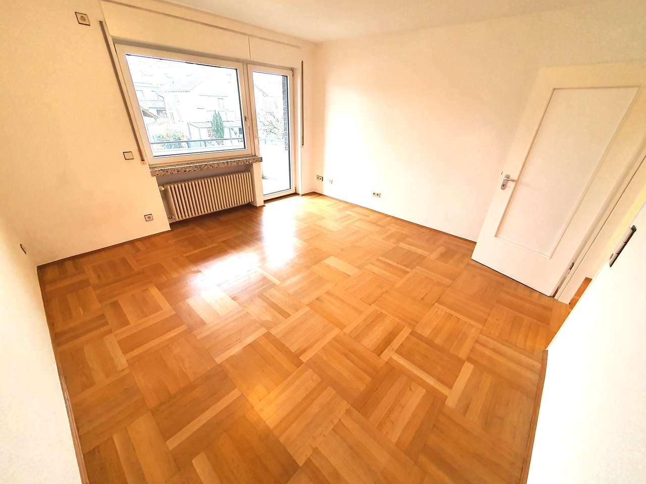 SELIGENSTADT: 1 ZW m. Balkon - kl. Wohnanlage SELIGENSTADT: 1 ZW m. Balkon - kl. Wohnanlage