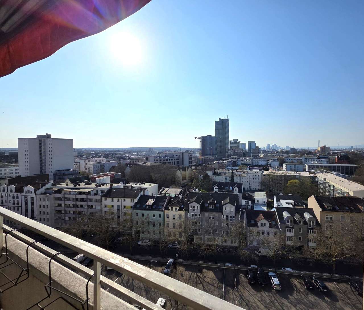 OF-NÄHE MAIN: Fast wie ein Penthouse - 3 Zi. mit Balkon OF-NÄHE MAIN: Fast wie ein Penthouse - 3 Zi. mit Balkon